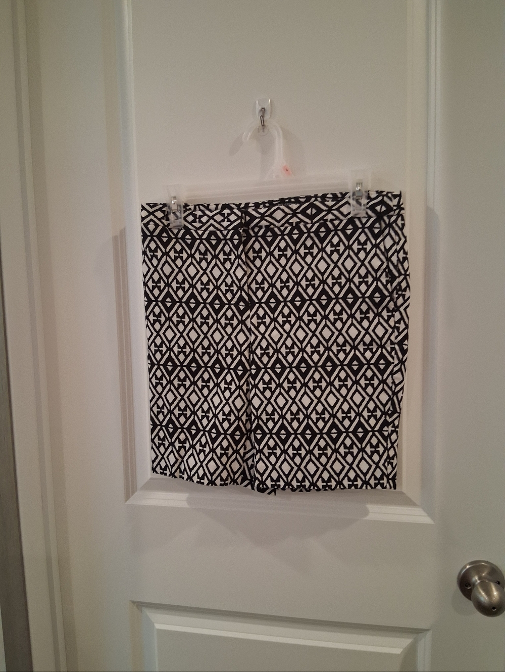 Mario Serrani Black and White Geometric Shorts Size 6
